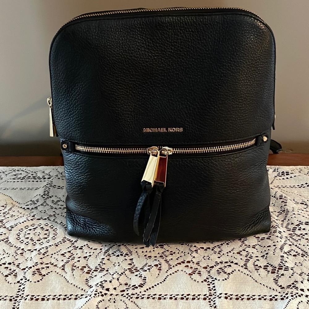 MICHAEL KORS  Black Rhea Medium Pebbled Slim Backpack